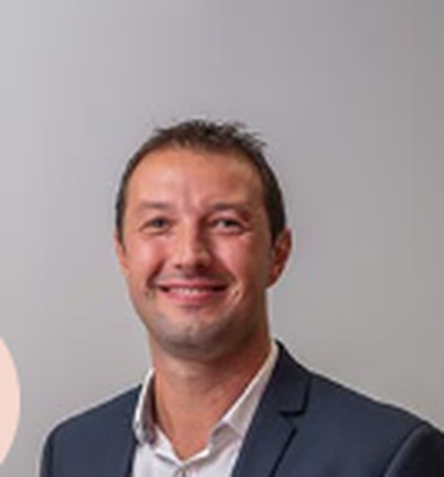 Romain Combaz, chargé de développement commercial